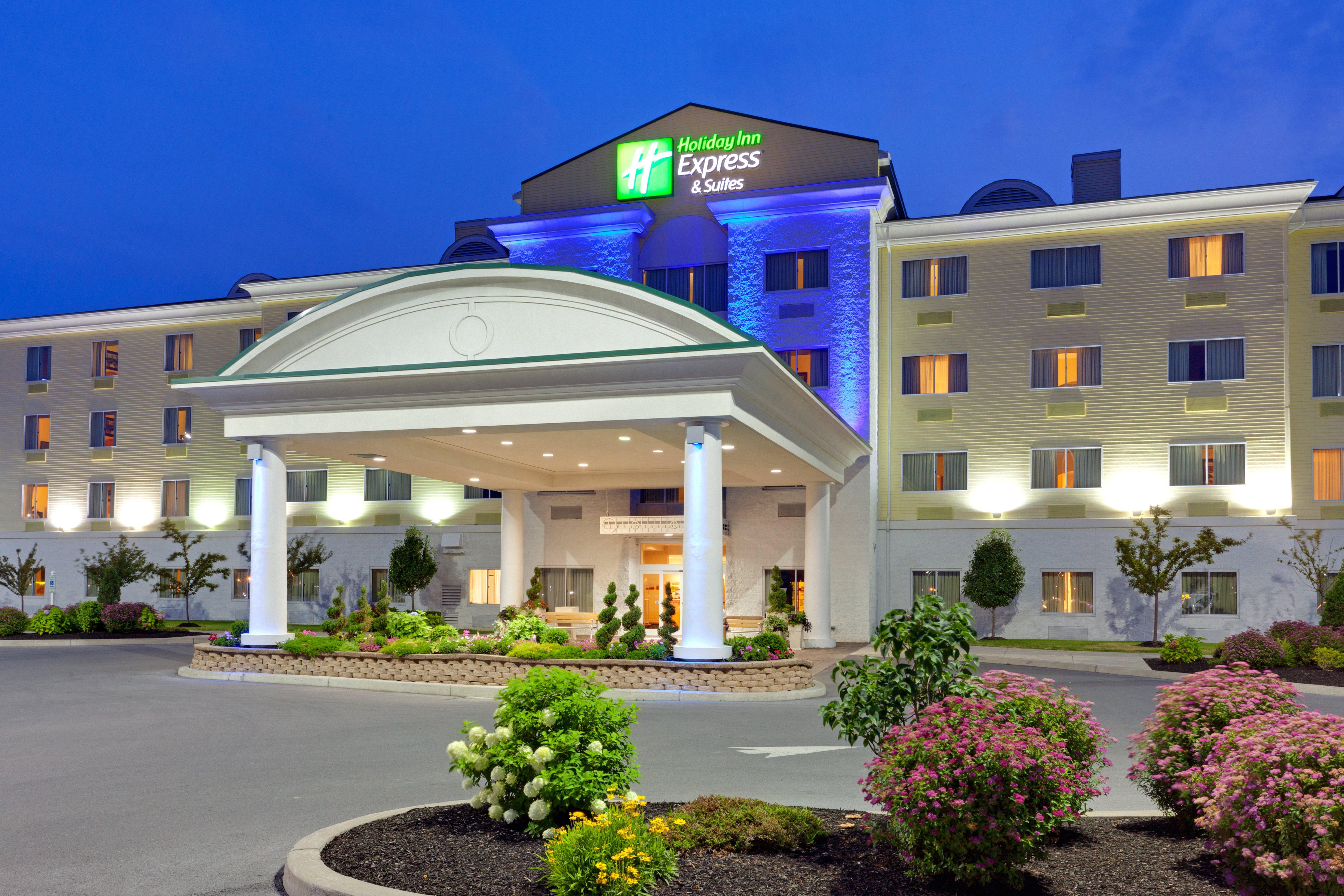 Holiday Inn Express Hotel & Suites Watertown - Thousand Islands, An Ihg Hotel Exteriör bild